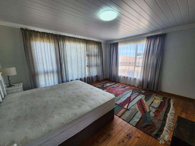 6 Bedroom Property for Sale in Reebok Western Cape